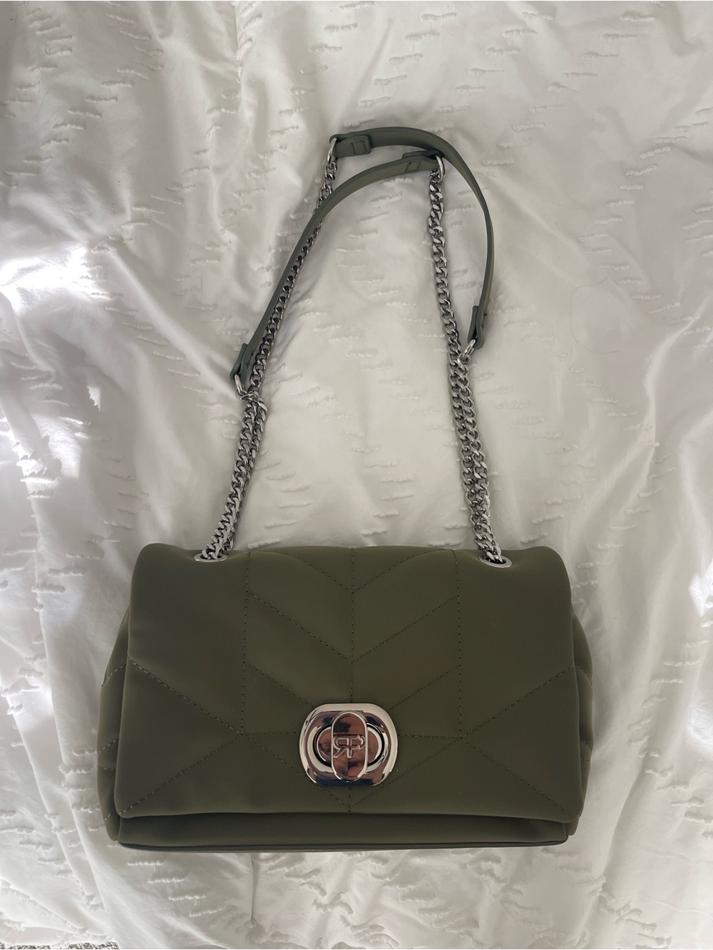 Quilted Shoulder Bag with Chain Strap in Olive Green